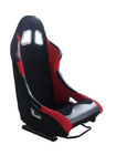Schwarz und Rot Sitze mit einzelnen Schieber-/Sport-Schalensitzen laufend
